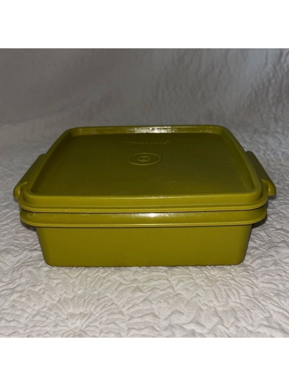 Tupperware Square Away Sandwich Keeper with Lid
